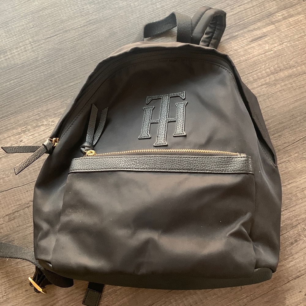 Tommy Hilfiger Black Backpack Zip Pockets Adjustable Straps